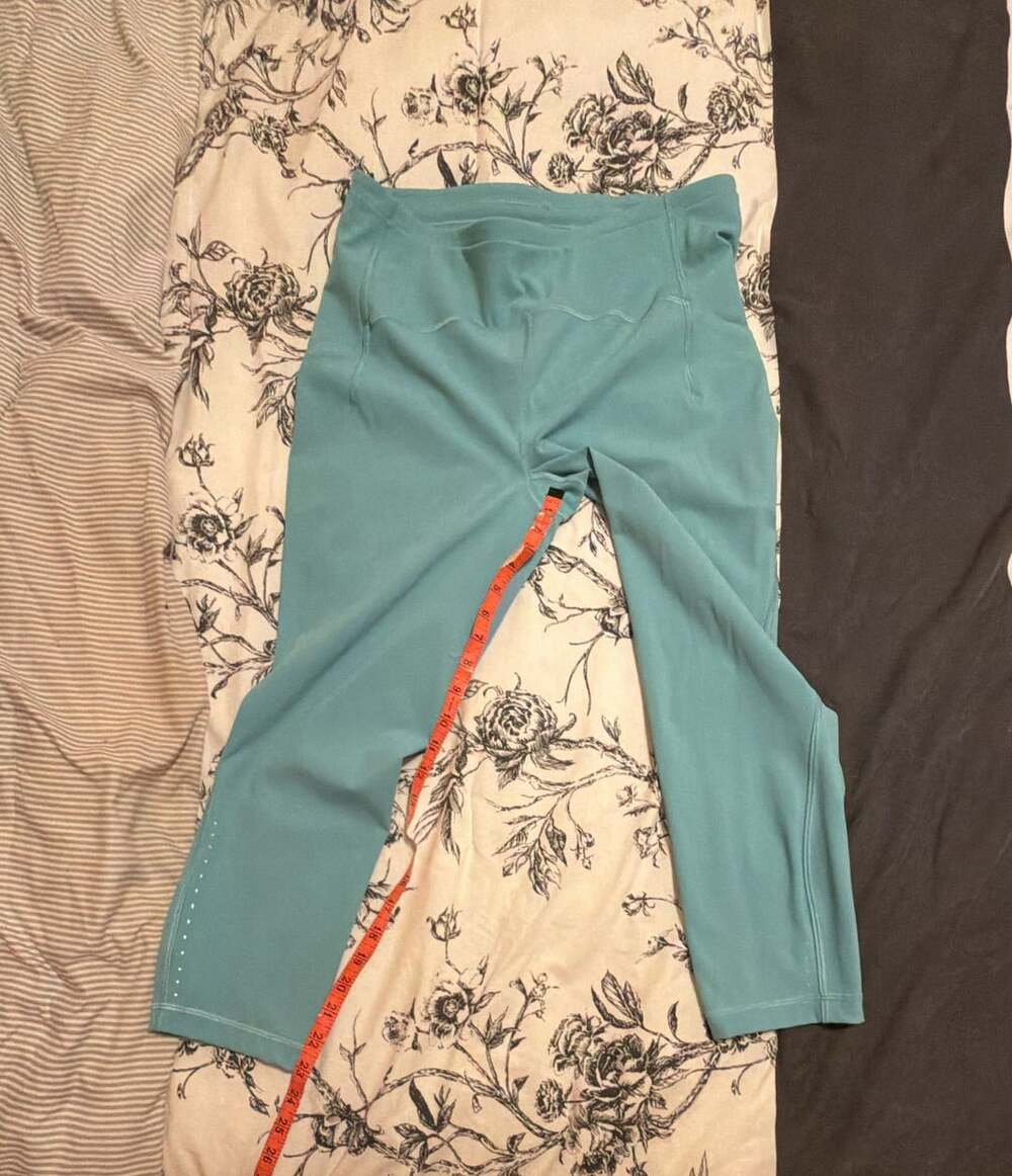 Lululemon Swift Speed High-Rise Crop Size 12 Teal Lagoon Leggings
